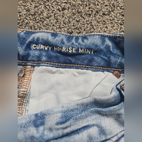 American Eagle Super Stretch Curvy High Rise Mini Denim Skirt Light Blue Size 2 - Picture 8 of 12